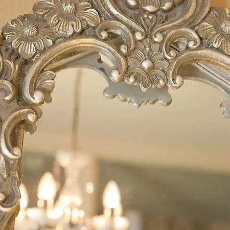 Knoll Country house